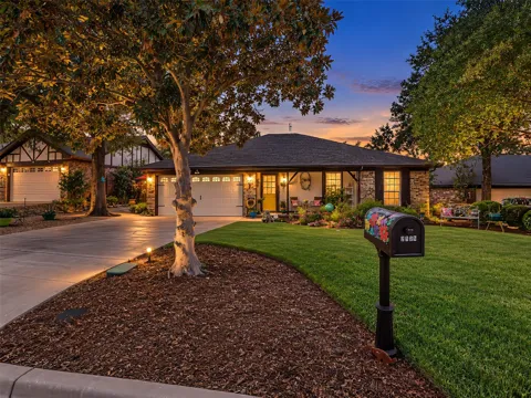 2125 Cambridge Drive