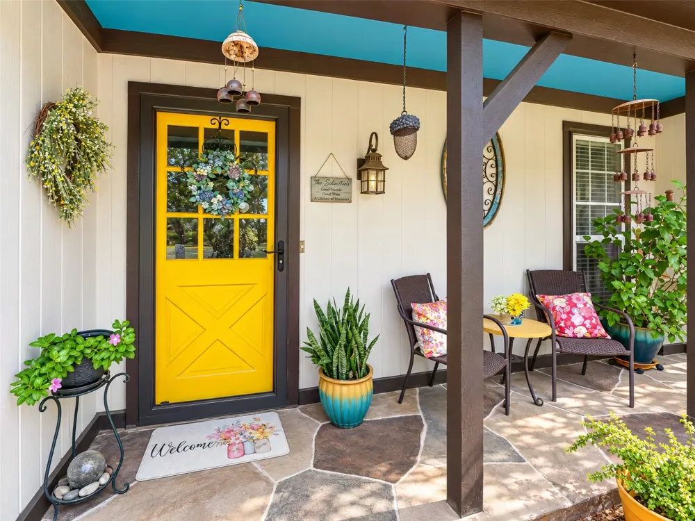 2125 Cambridge Drive Hurst, TX 76054