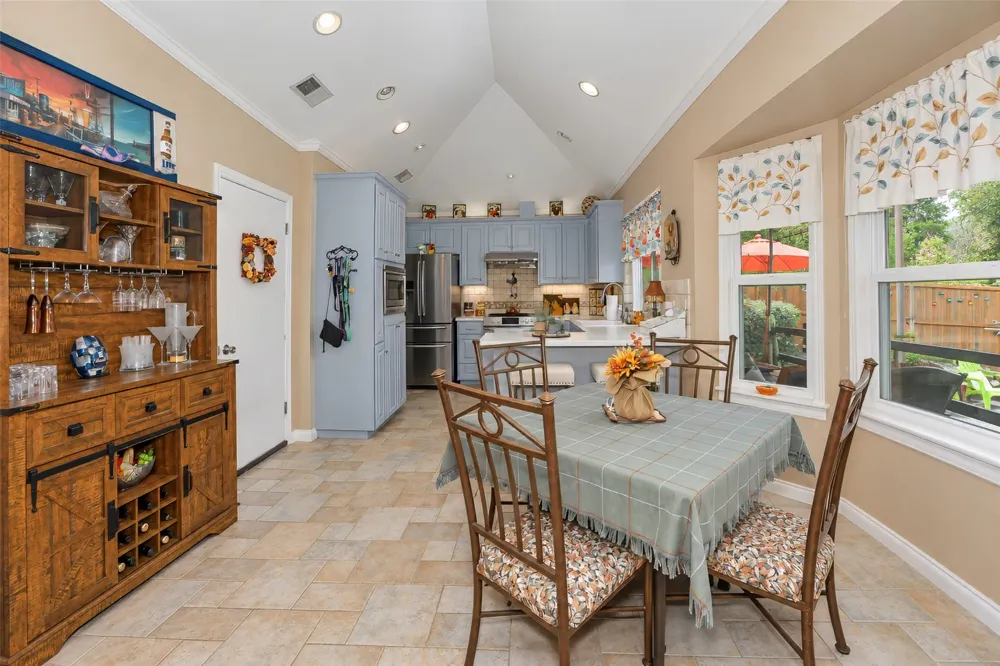 2125 Cambridge Drive Hurst, TX 76054