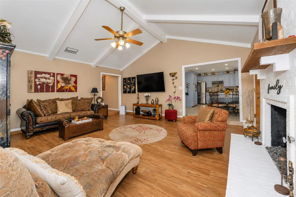 2125 Cambridge Drive Hurst, TX 76054
