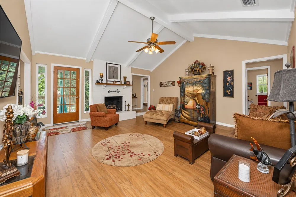2125 Cambridge Drive Hurst, TX 76054