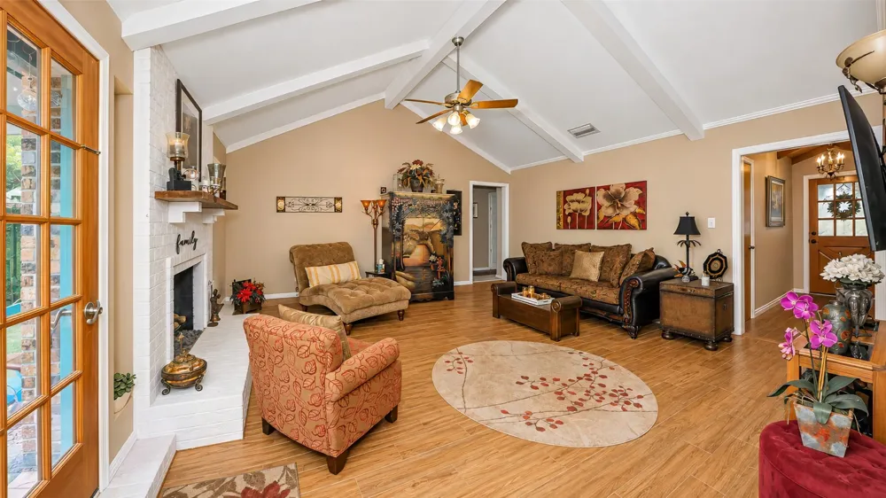 2125 Cambridge Drive Hurst, TX 76054