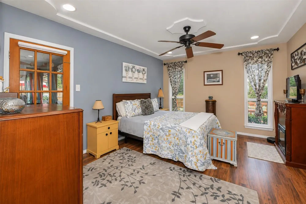 2125 Cambridge Drive Hurst, TX 76054