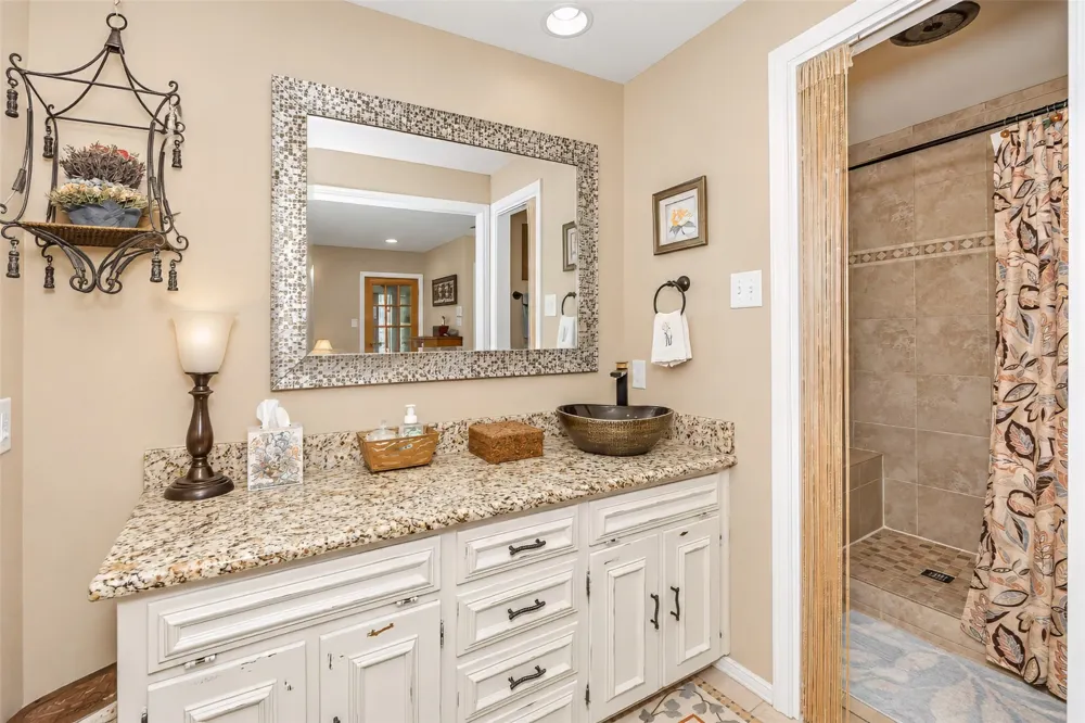 2125 Cambridge Drive Hurst, TX 76054