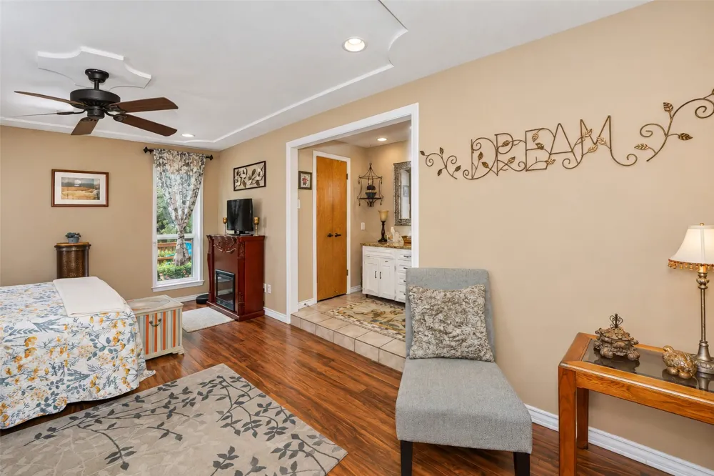 2125 Cambridge Drive Hurst, TX 76054