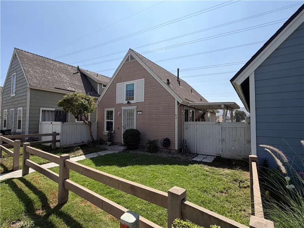 14515 Woodland #13 Fontana, CA 92337