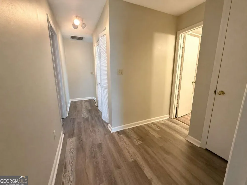 1015 Rock Creek LN Norcross, GA 30093