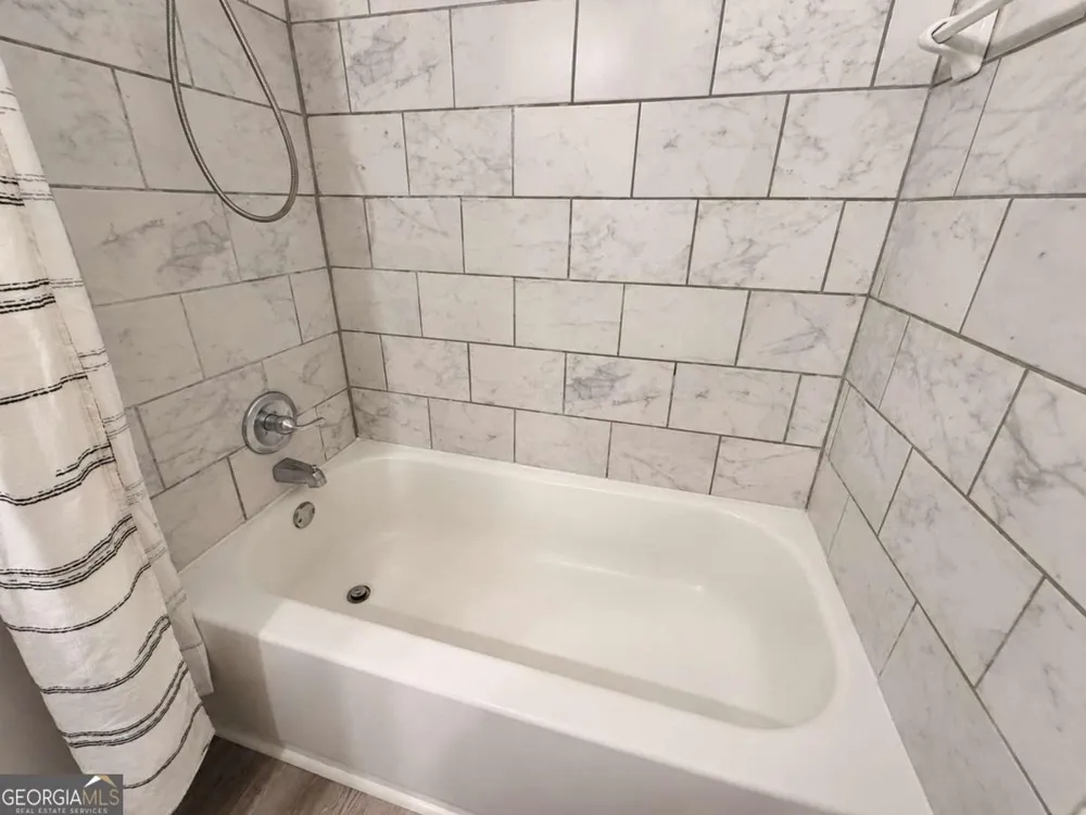 1015 Rock Creek LN Norcross, GA 30093