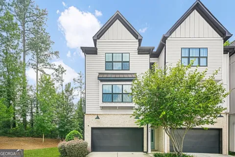 1490 Addison PL