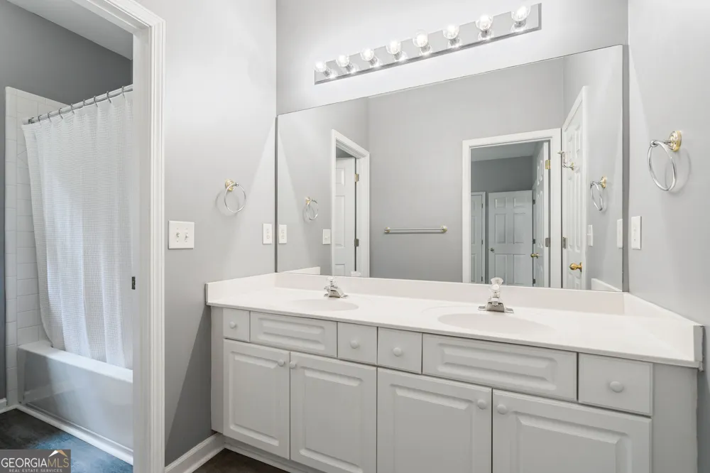7040 Grassmoor Grange WAY Cumming, GA 30040
