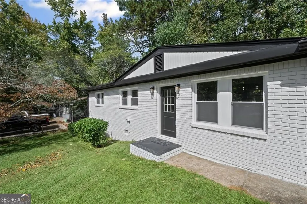 5961 John ST Austell, GA 30106