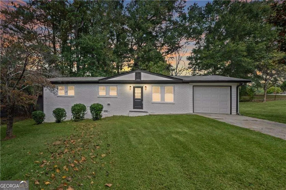 5961 John ST Austell, GA 30106