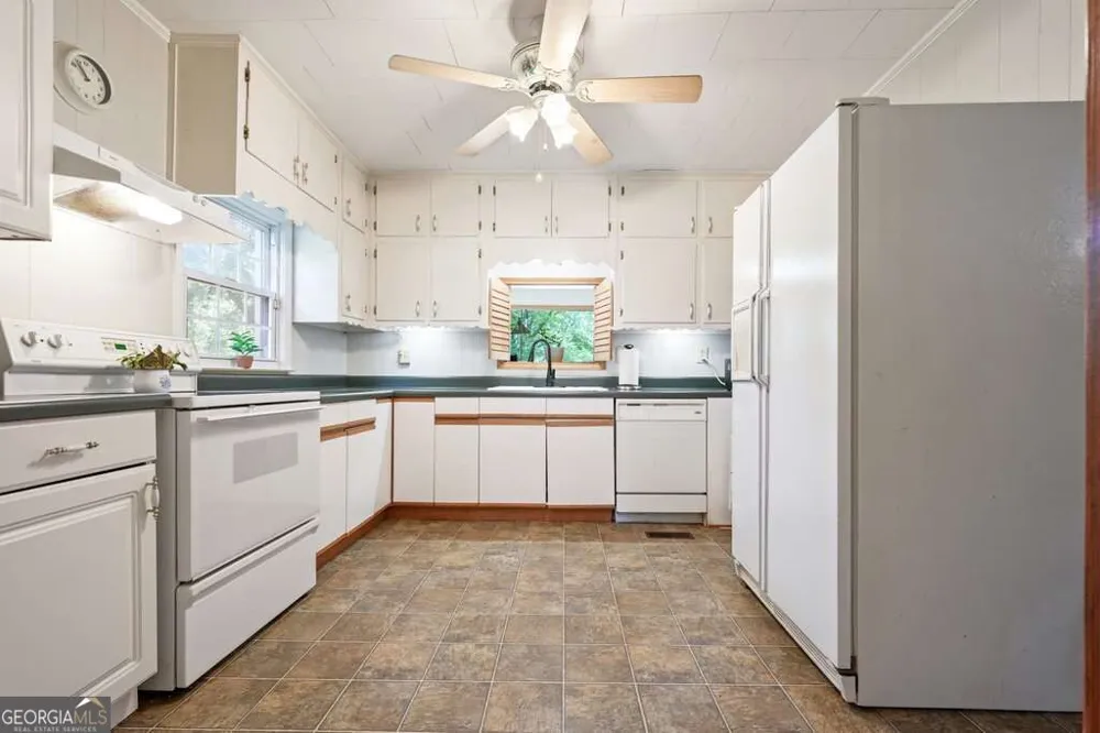 1165 Bartow ST Waleska, GA 30183