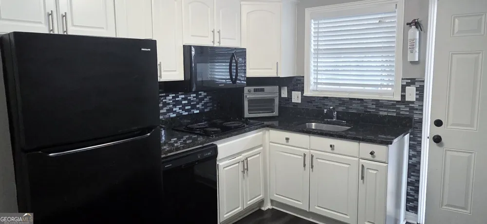 21 Delmont DR Atlanta, GA 30305
