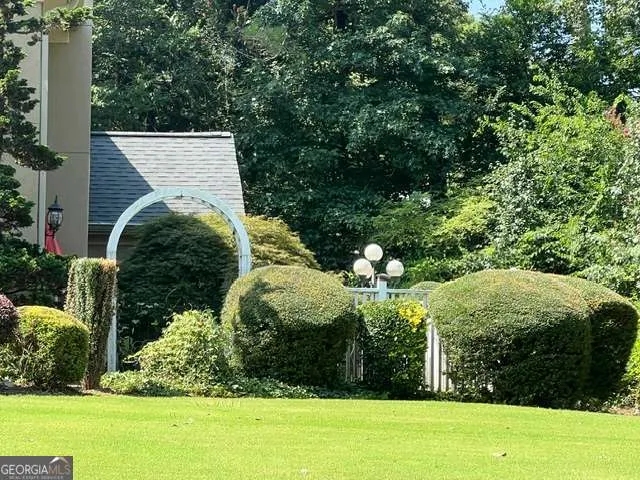 12080 Magnolia Crescent DR Roswell, GA 30075
