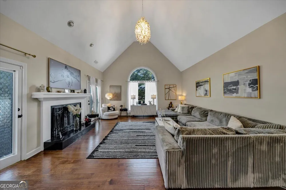 12080 Magnolia Crescent DR Roswell, GA 30075