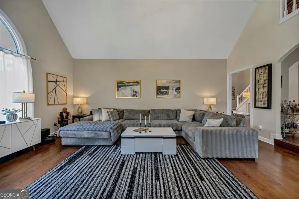12080 Magnolia Crescent DR Roswell, GA 30075