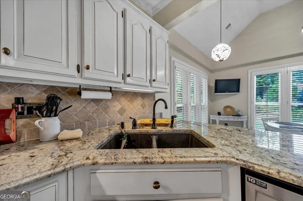 12080 Magnolia Crescent DR Roswell, GA 30075