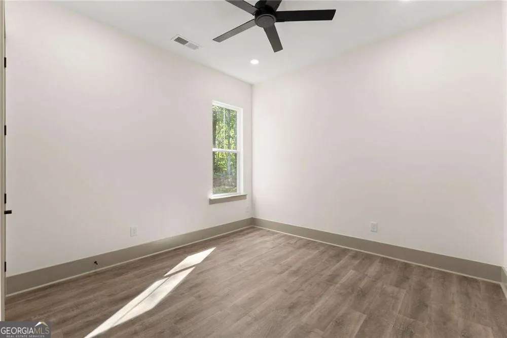 75 Lowe LN Talking Rock, GA 30175