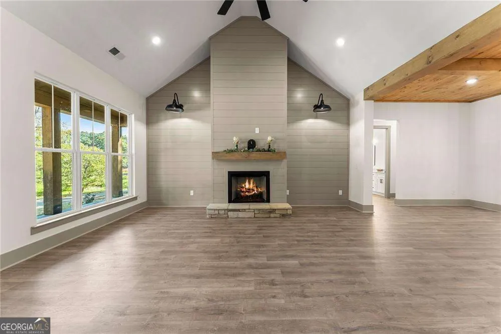 75 Lowe LN Talking Rock, GA 30175