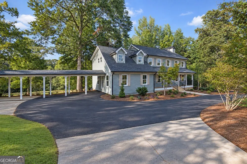 287 Rising Star RD Fayetteville, GA 30215