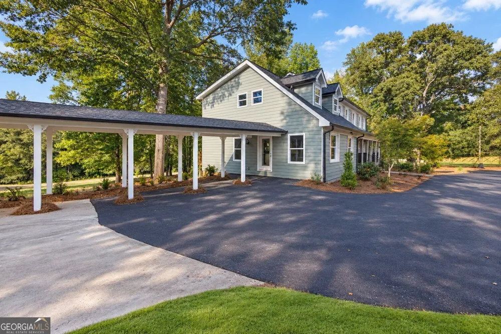 287 Rising Star RD Fayetteville, GA 30215