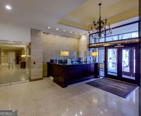 300 W Peachtree St 21 J