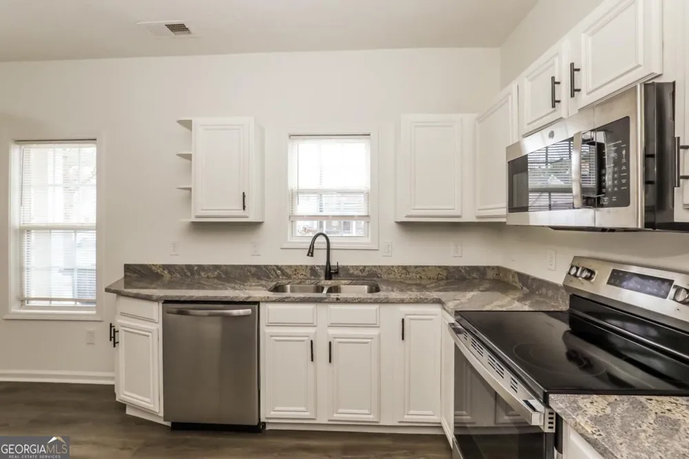 2555 Flat Shoals RD Atlanta, GA 30349