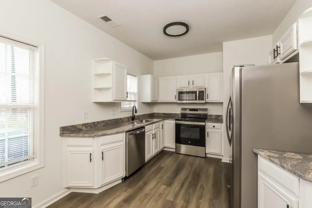 2555 Flat Shoals RD Atlanta, GA 30349