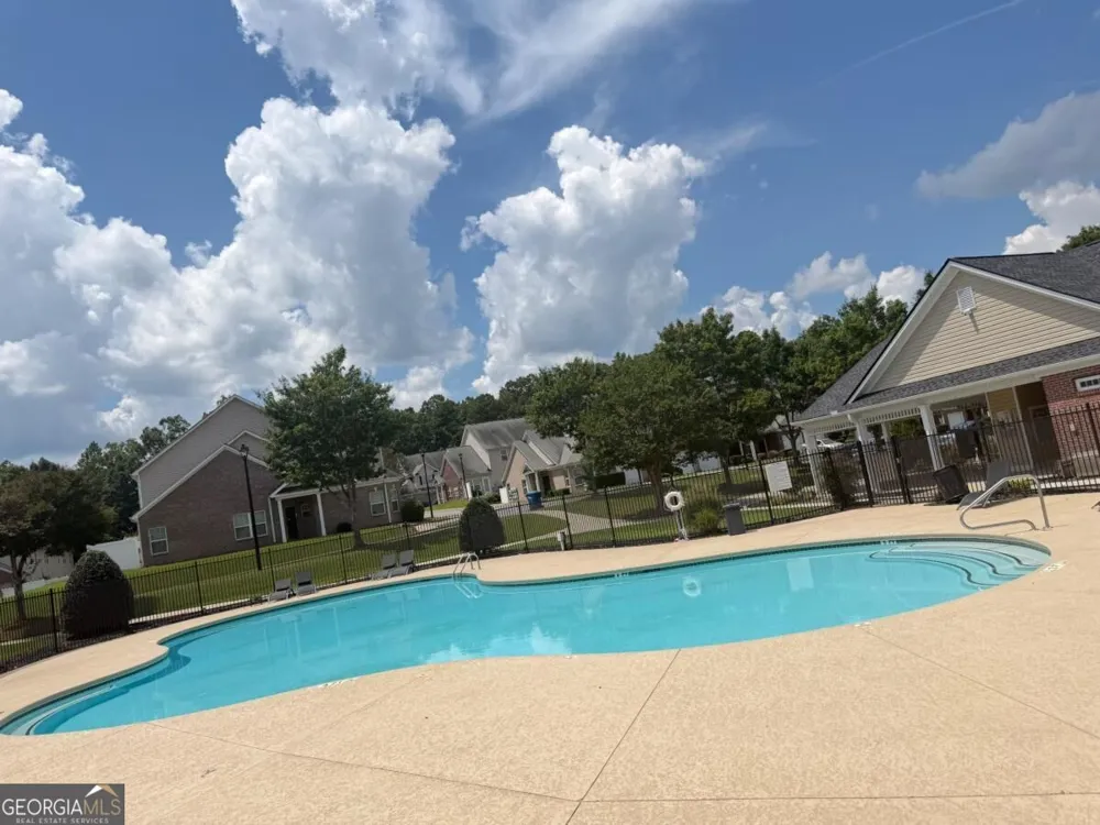 2555 Flat Shoals RD Atlanta, GA 30349