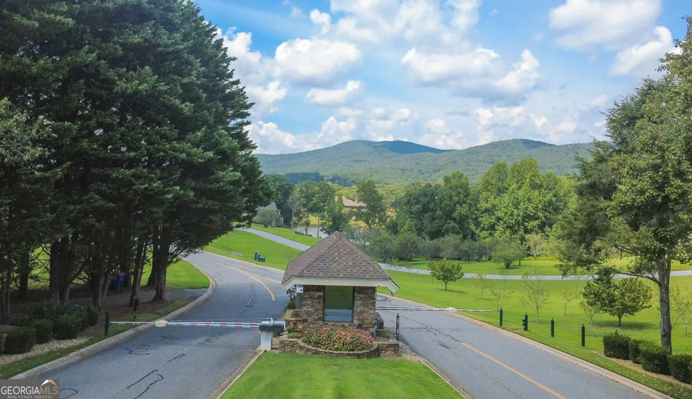1057 Orchard DR Clarkesville, GA 30523