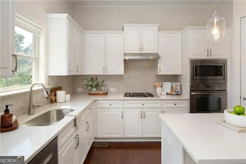 11001 Estates CIR Alpharetta, GA 30022