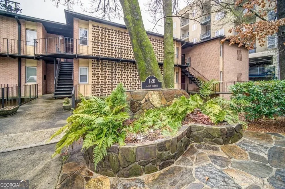 120 NW Alden AVE NW Atlanta, GA 30309
