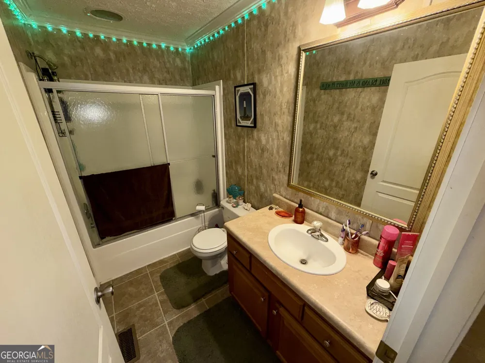 652 L A Peterson RD Rhine, GA 31077
