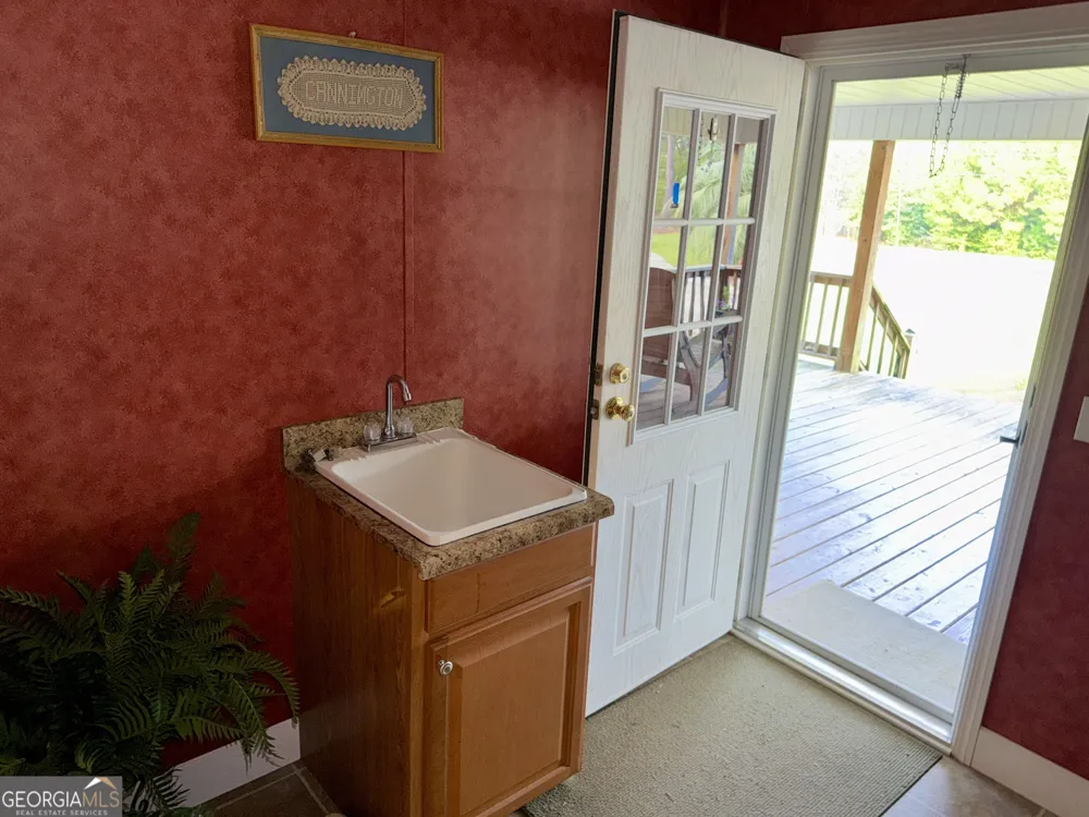 652 L A Peterson RD Rhine, GA 31077