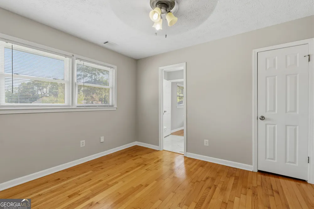 393 Greenleaf CT NW Lilburn, GA 30047
