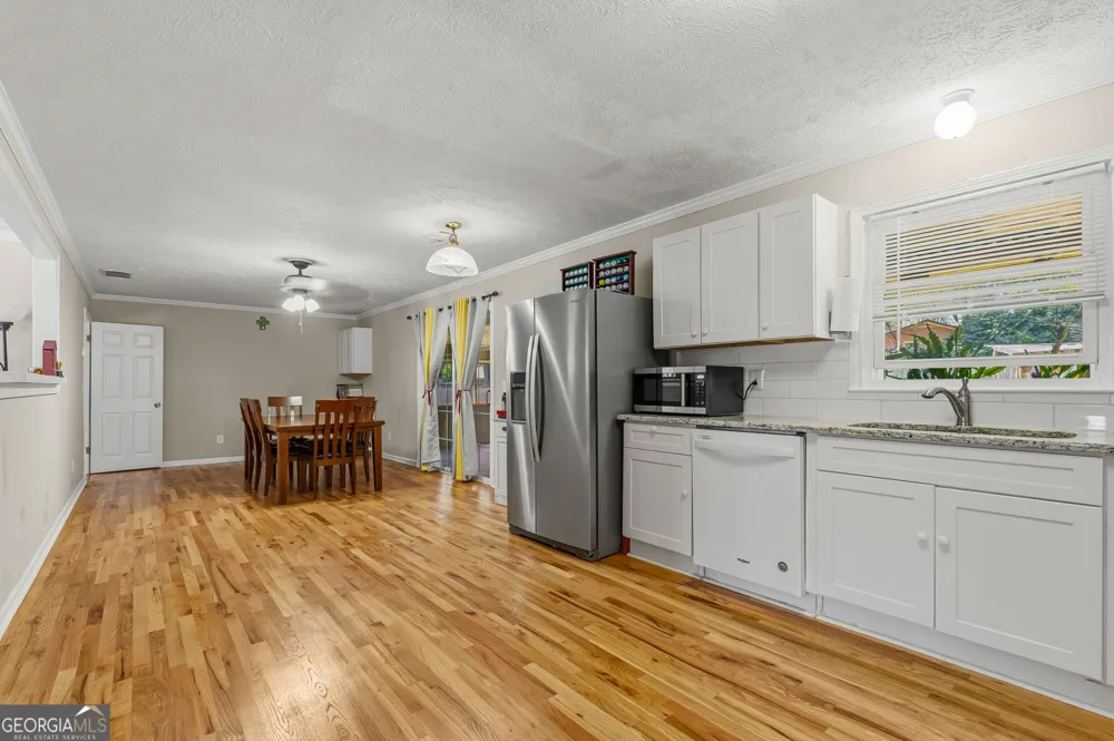 393 Greenleaf CT NW Lilburn, GA 30047
