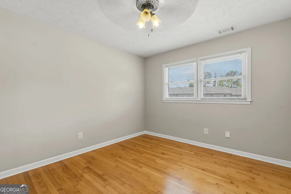 393 Greenleaf CT NW Lilburn, GA 30047