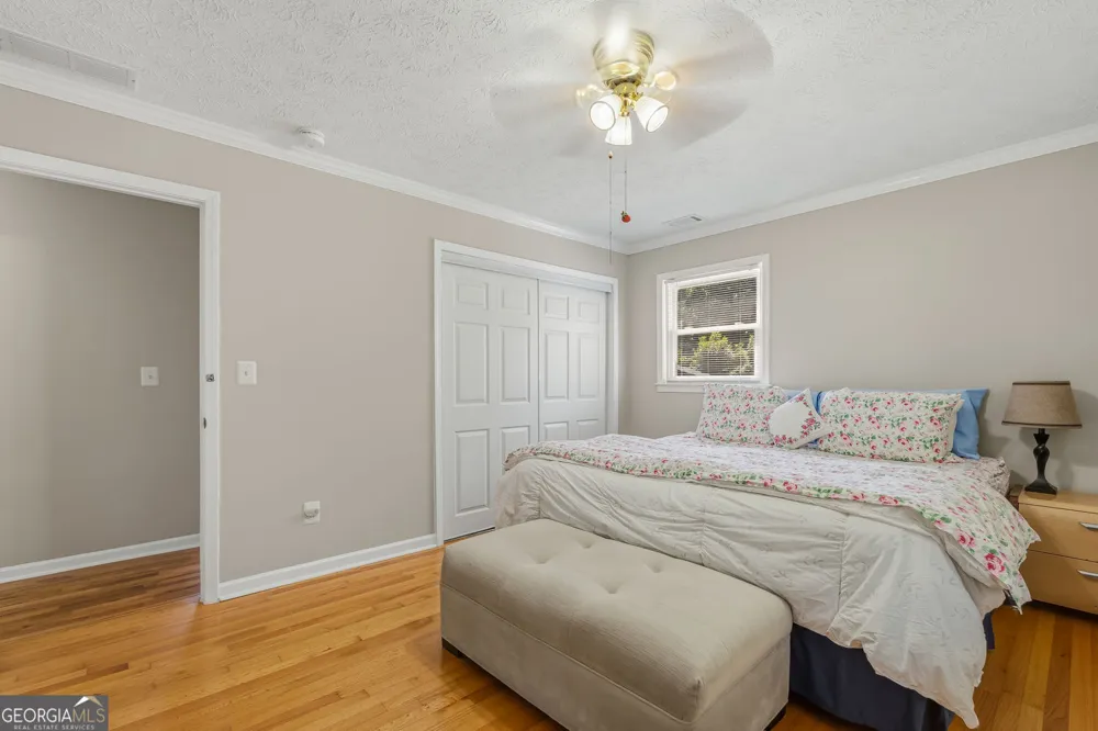393 Greenleaf CT NW Lilburn, GA 30047