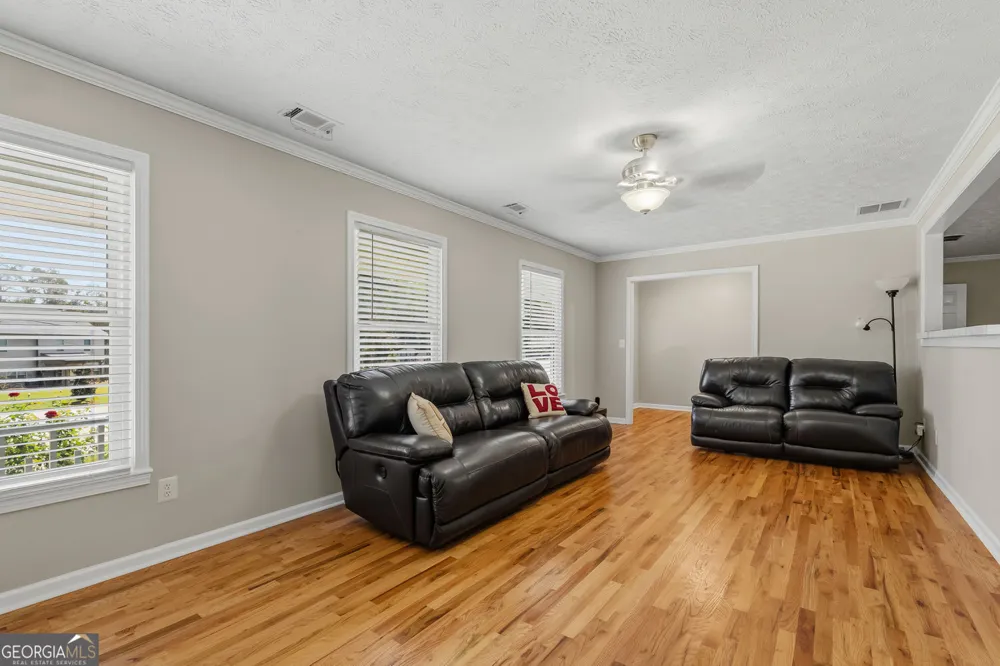 393 Greenleaf CT NW Lilburn, GA 30047