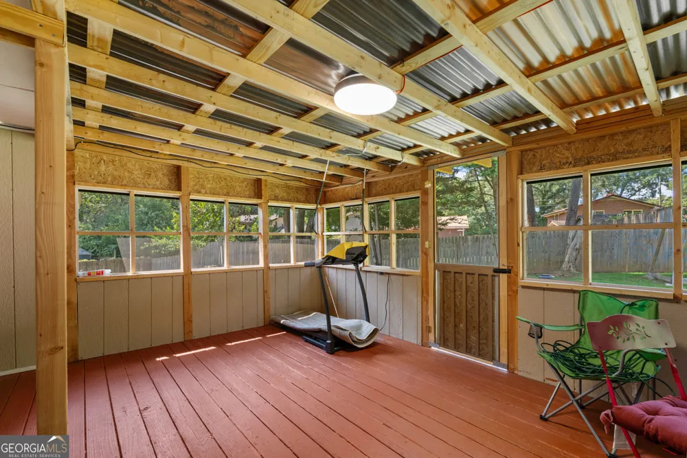 393 Greenleaf CT NW Lilburn, GA 30047