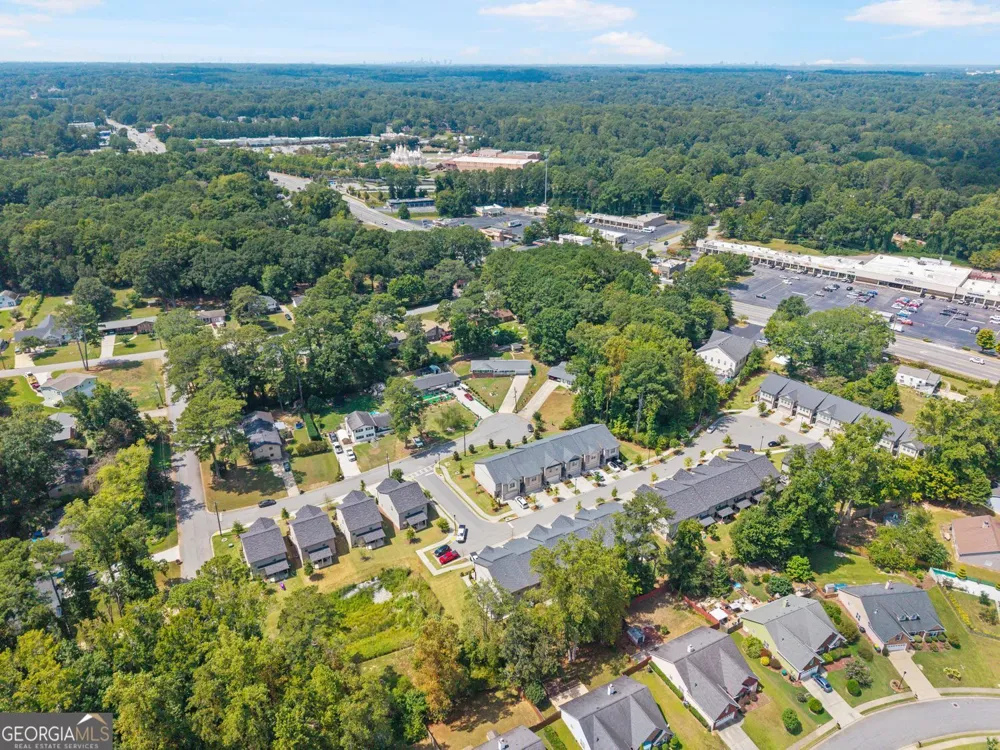 393 Greenleaf CT NW Lilburn, GA 30047