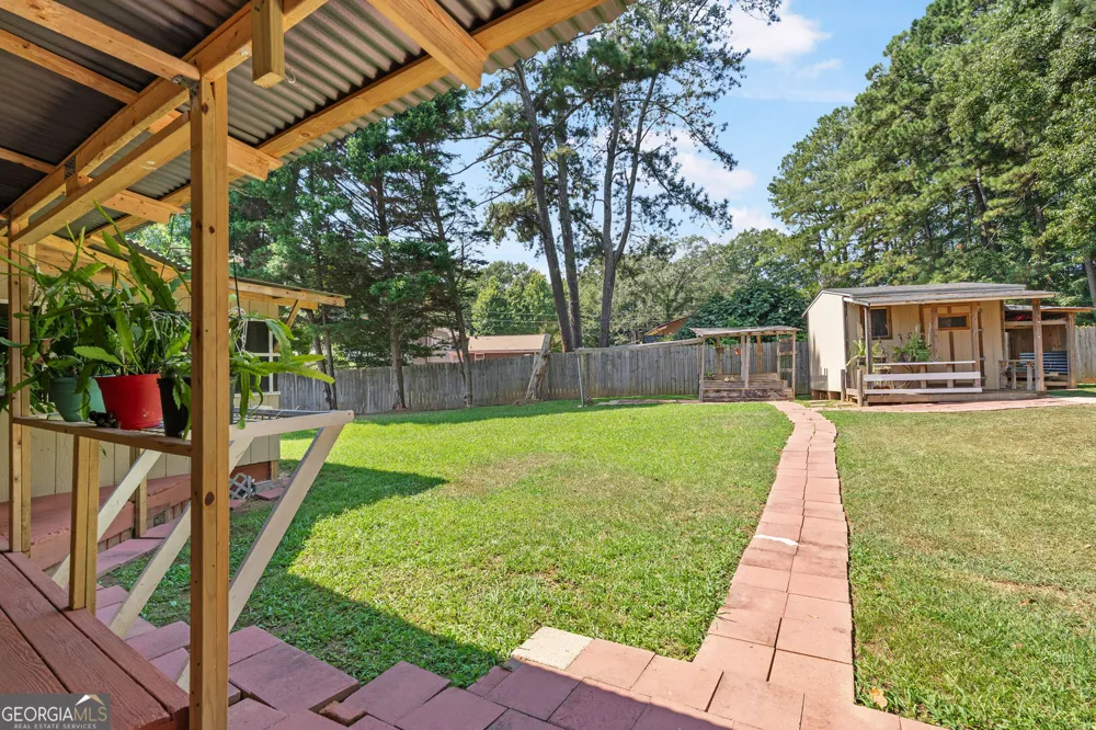 393 Greenleaf CT NW Lilburn, GA 30047