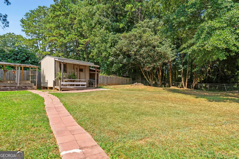 393 Greenleaf CT NW Lilburn, GA 30047