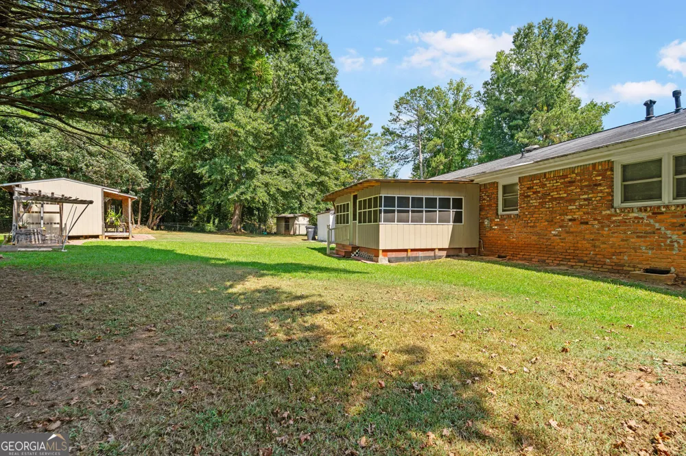 393 Greenleaf CT NW Lilburn, GA 30047