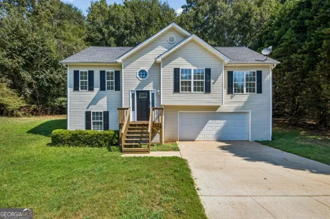 208 Albert LN