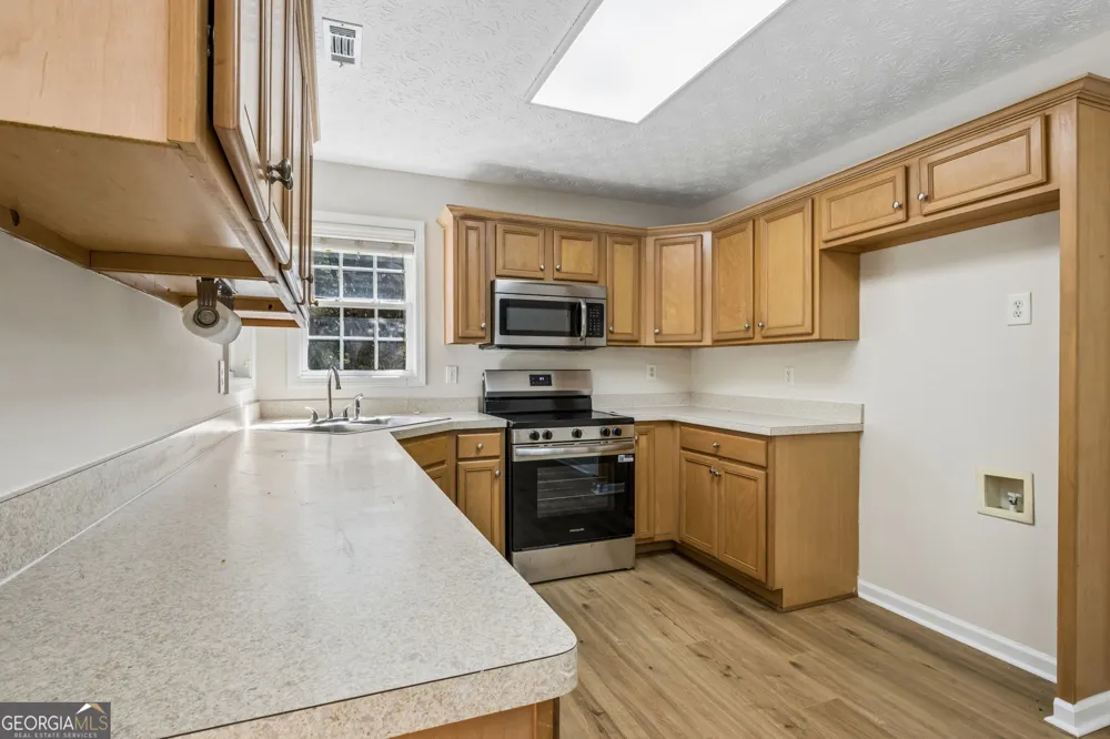 208 Albert LN Jefferson, GA 30549