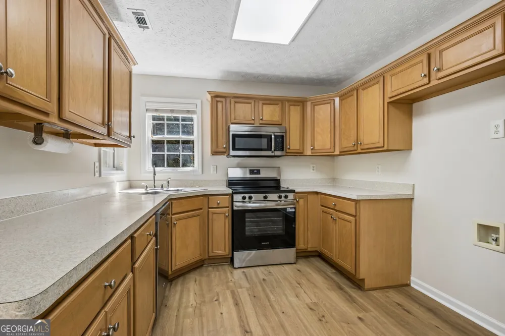 208 Albert LN Jefferson, GA 30549
