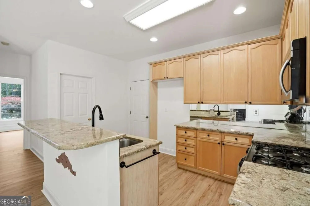 4025 Eyrie Farms LN Cumming, GA 30041