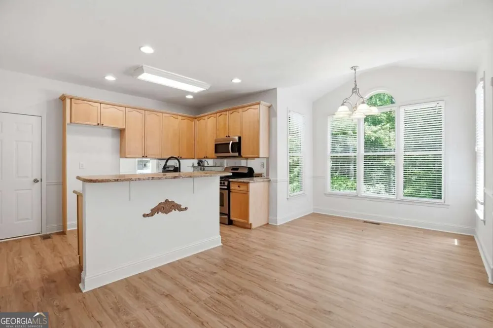 4025 Eyrie Farms LN Cumming, GA 30041